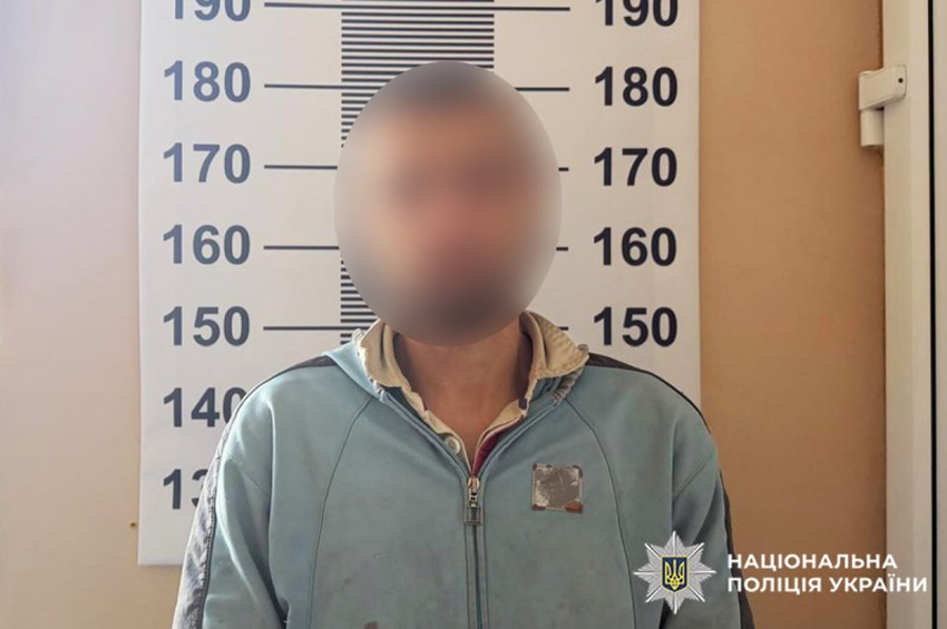 На Шепетівщині чоловік кинув сокиру в голову знайомого