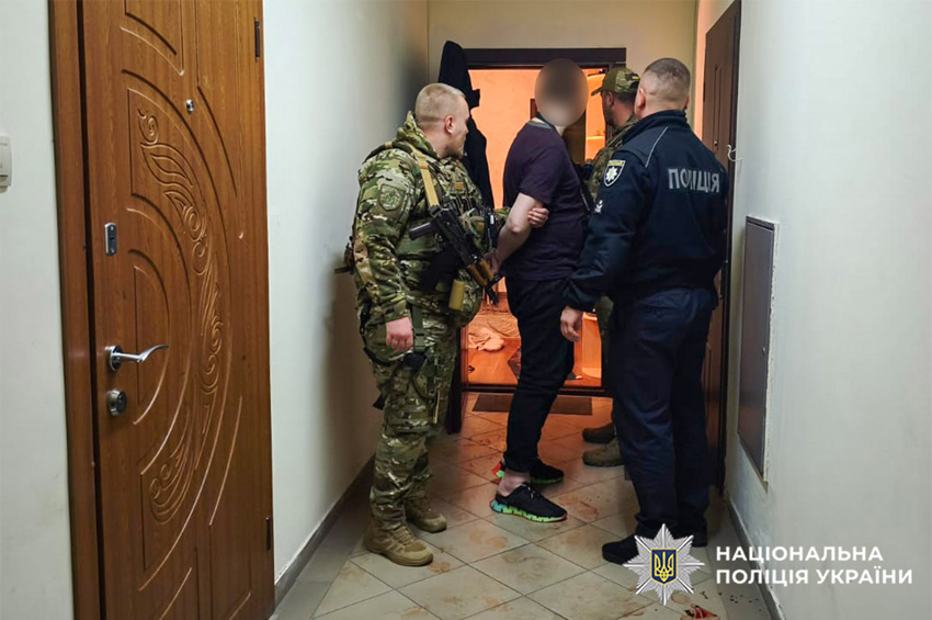У Хмельницькому затримали чоловіка, який завдав ножових поранень своєму знайомому