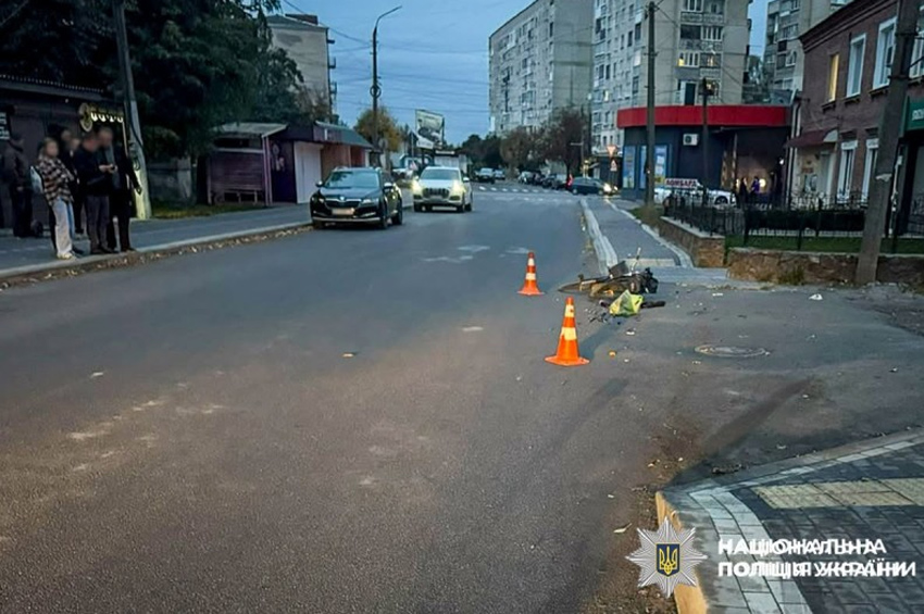 У Шепетівці водій збив пенсіонера на велосипеді і втік з місця події