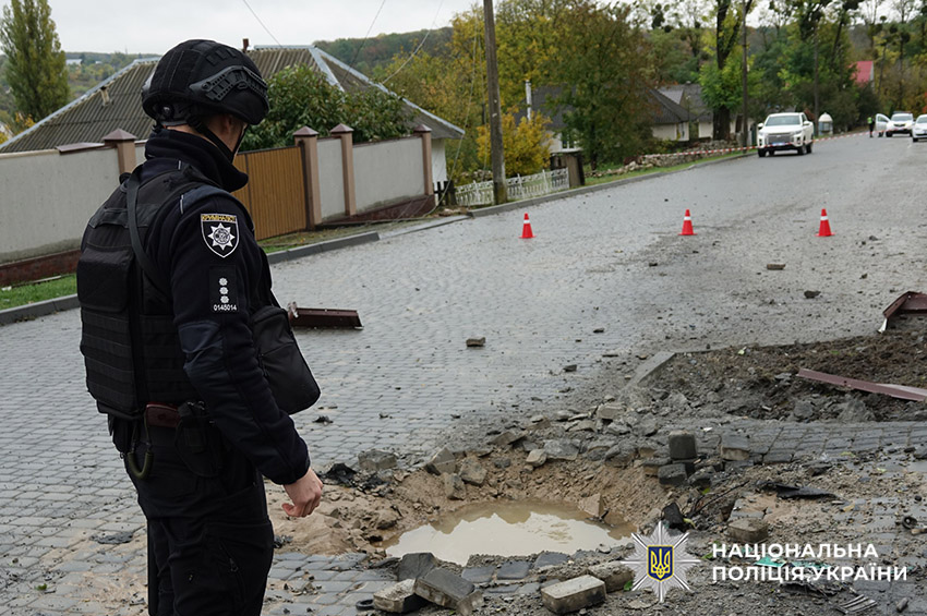 На Кам’янеччині внаслідок атаки російського безпілотника пошкоджено будинки, є поранені