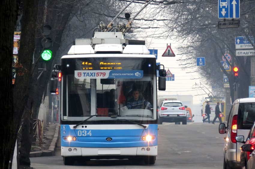 У Хмельницькому призупинено пільгові перевезення пасажирів